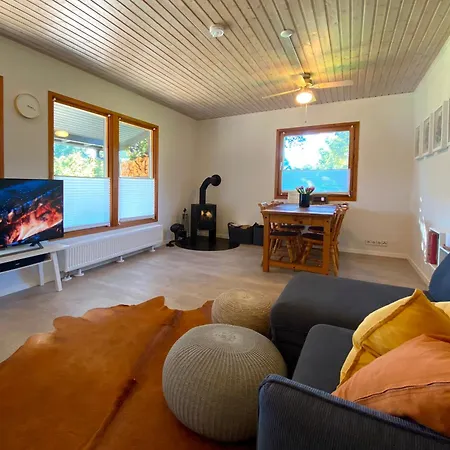 Landstudio - Schwedenhaus Mit Kamin Am Feldrand *